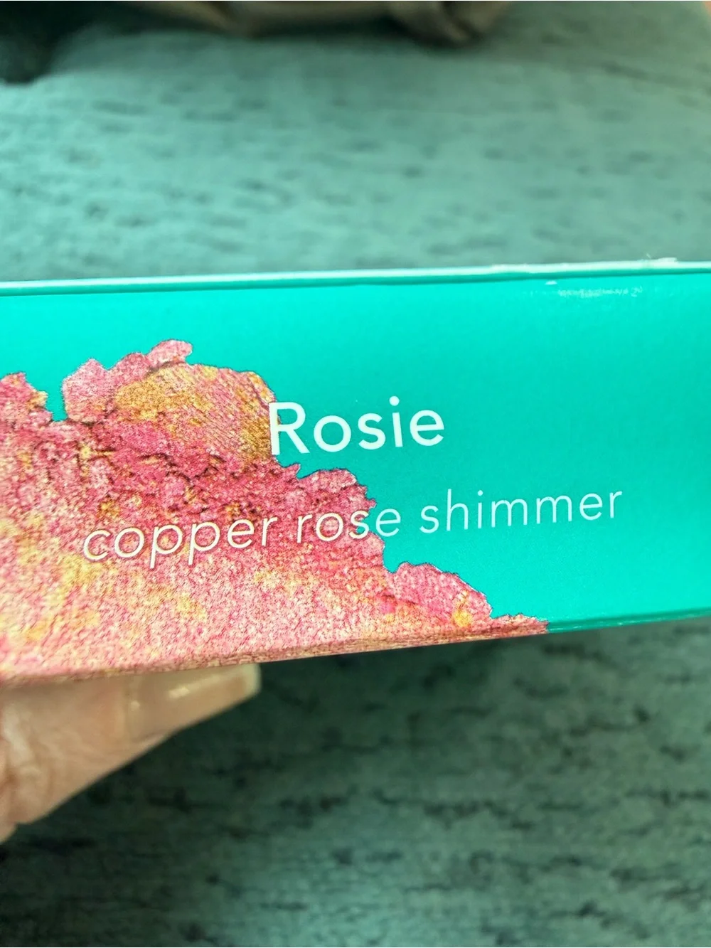 thrive causemetics Multi Dimensional Strobing Blush - Rosie- copper rose shinmer